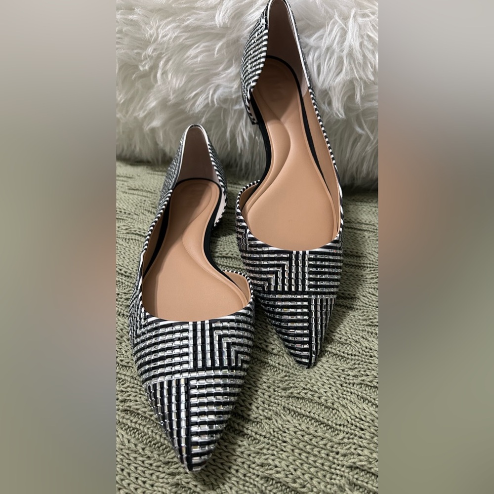 NWT INC International Concepts Black & White Geometric Pointed Toe Flats